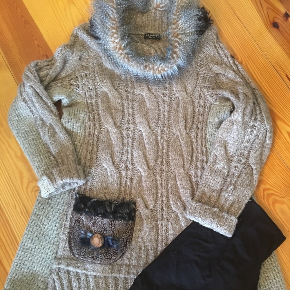 Lee Anderson sweater